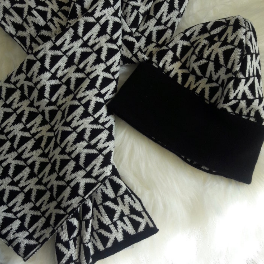 MICHAEL Michael Kors Scarf and Hat Set